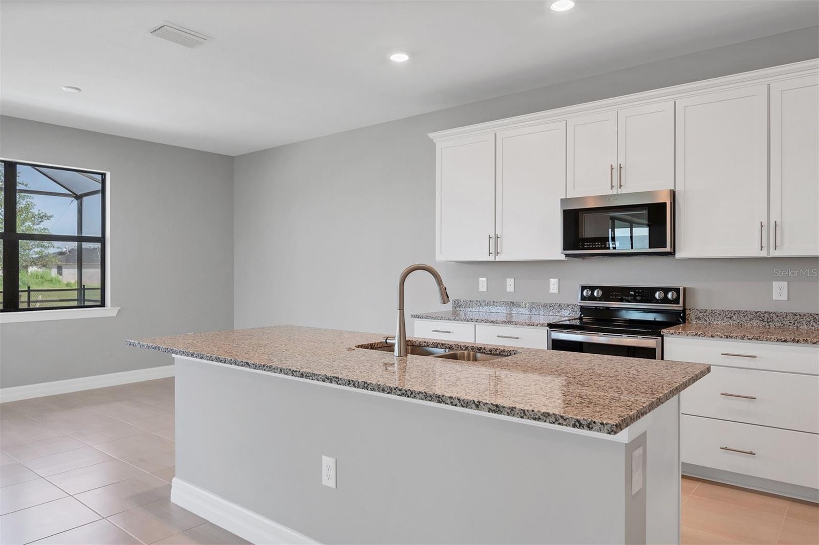 Image 11 of 43 For 2561 Buckthorn Loop