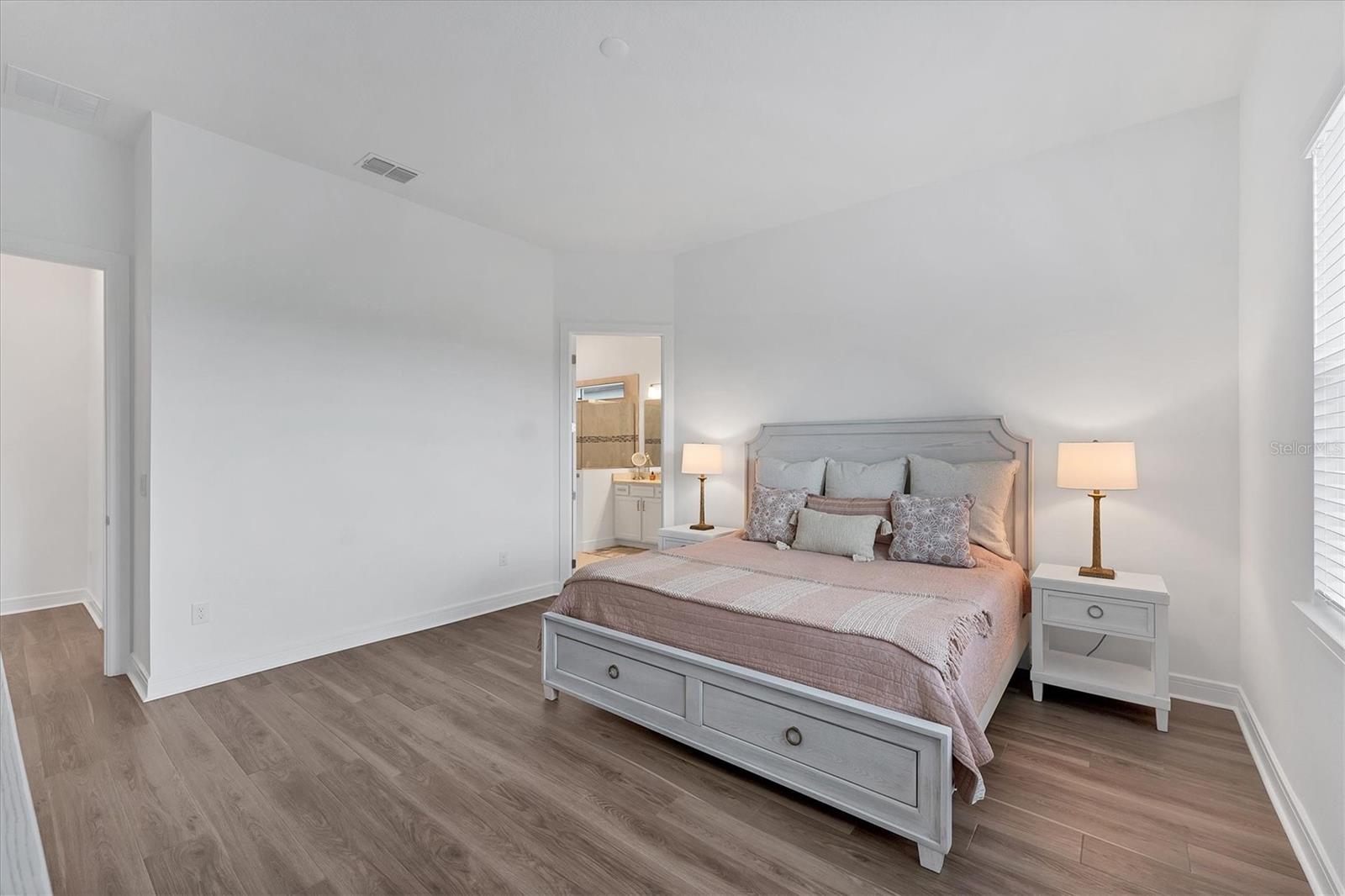Image 26 of 67 For 10419 Wynward Way