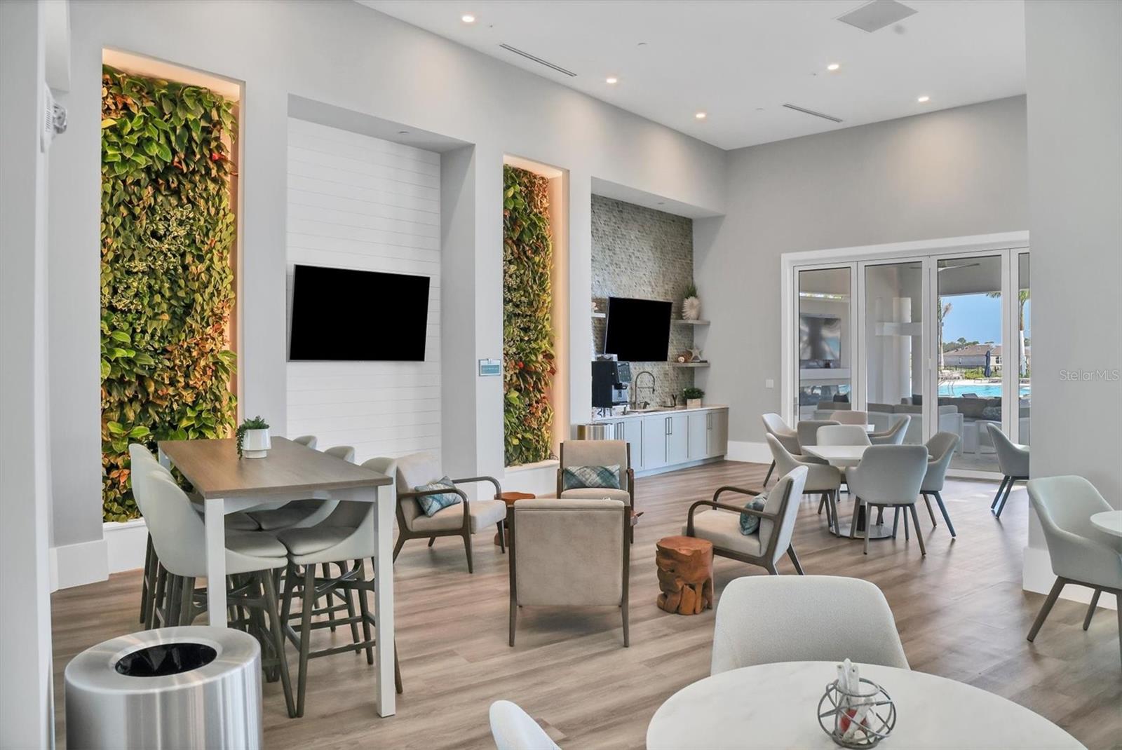 Image 46 of 67 For 10419 Wynward Way