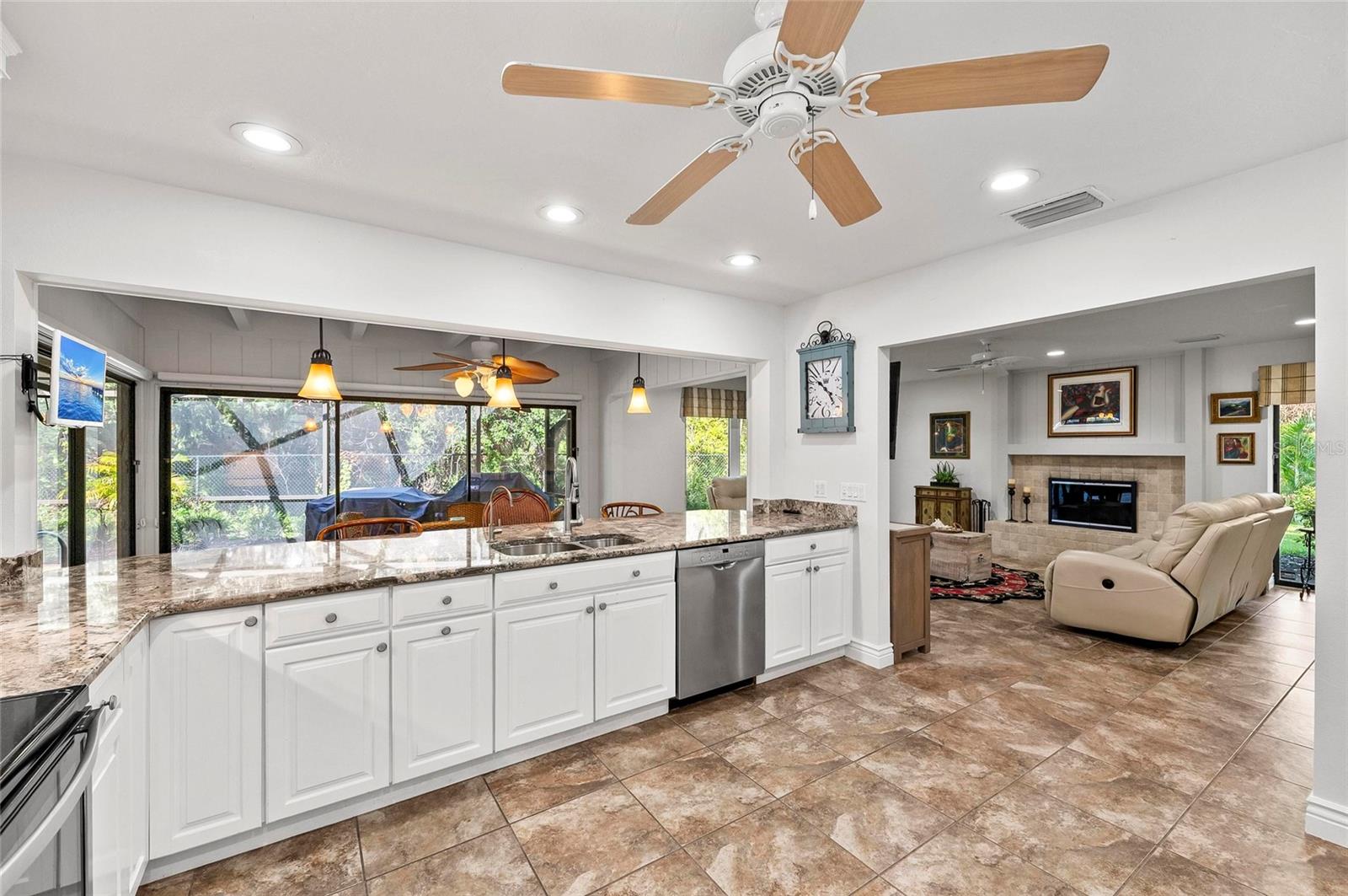 Image 21 of 98 For 1218 Yacht Harbor Drive