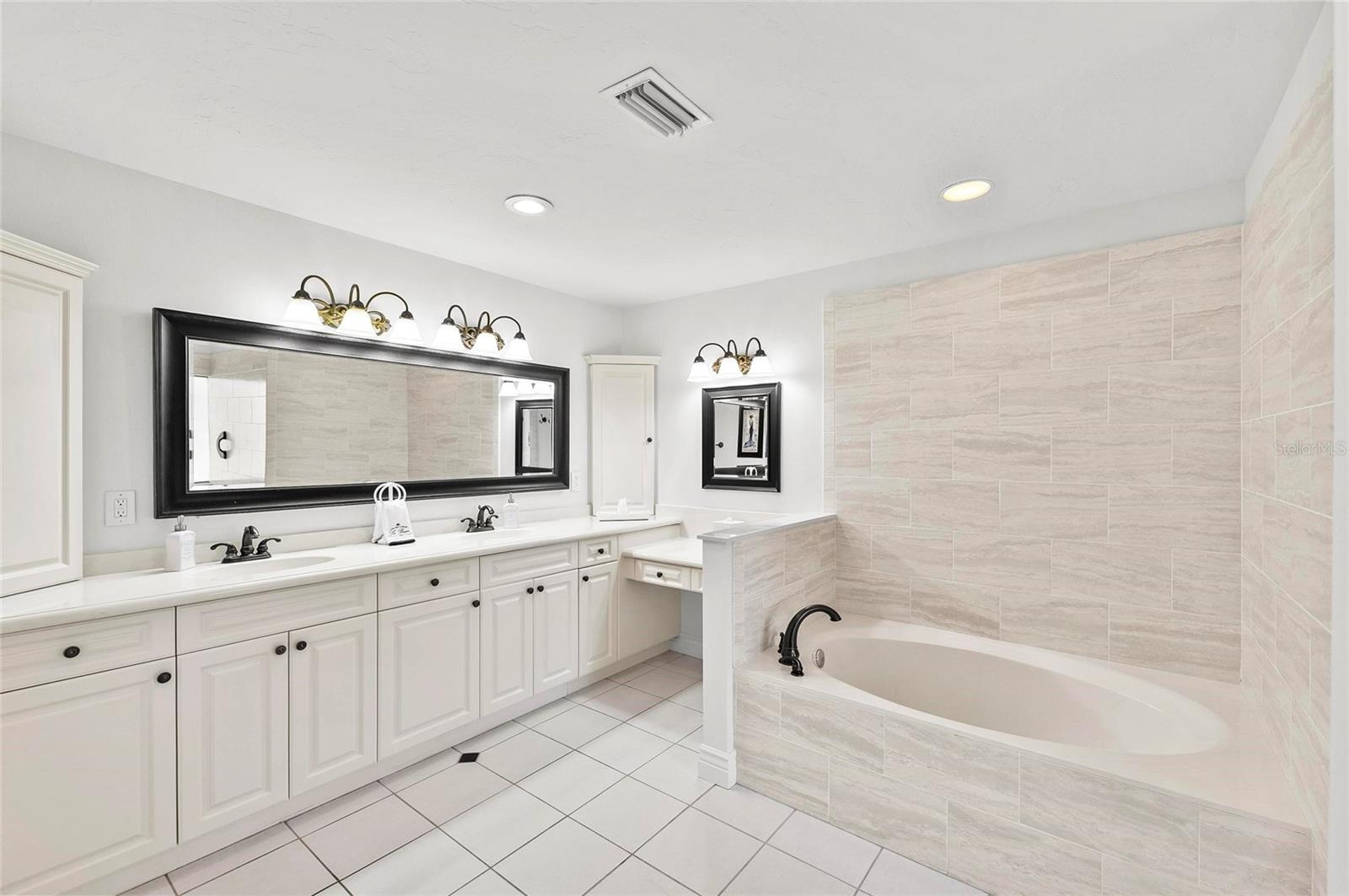 Image 36 of 98 For 1218 Yacht Harbor Drive