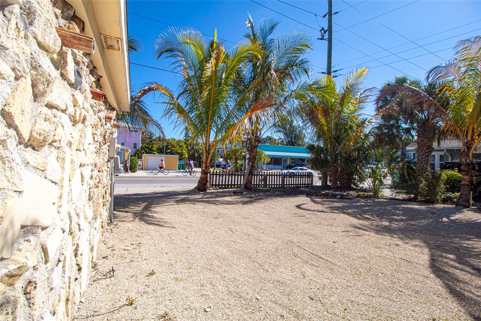 Image 19 of 23 For 117 Palm Avenue