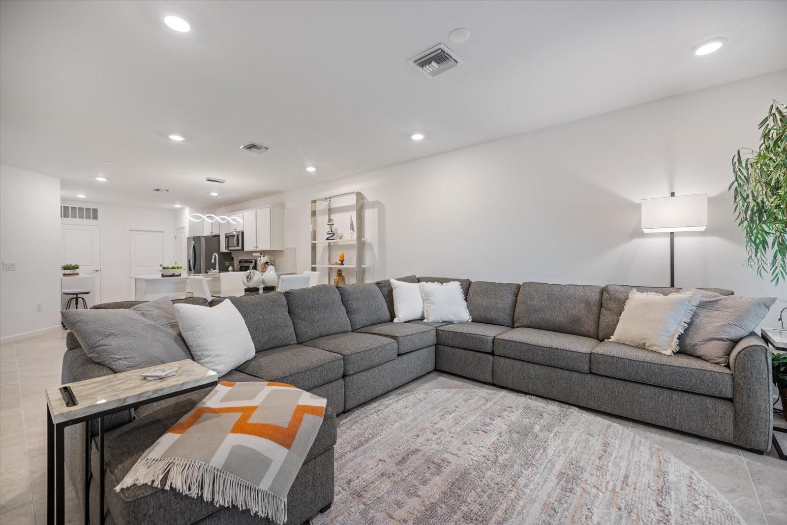 Image 8 of 35 For 6511 Silverstar Drive