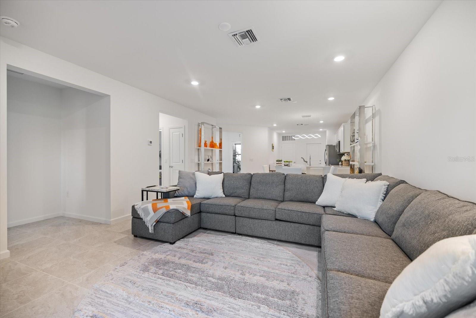 Image 9 of 35 For 6511 Silverstar Drive
