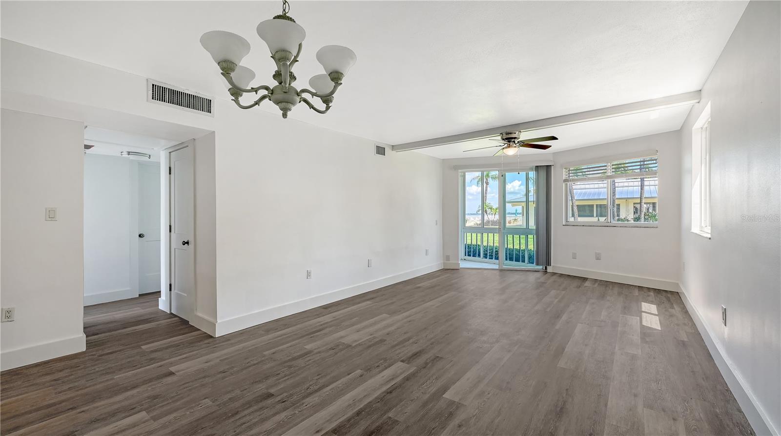 Image 14 of 59 For 771 John Ringling Boulevard 7