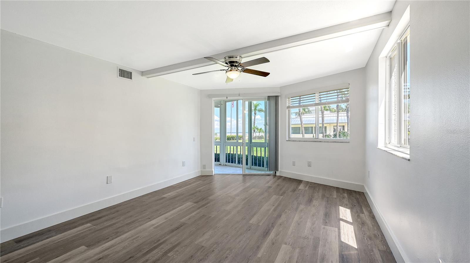 Image 15 of 59 For 771 John Ringling Boulevard 7