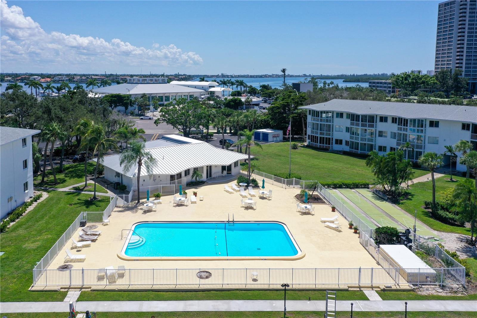 Image 29 of 59 For 771 John Ringling Boulevard 7