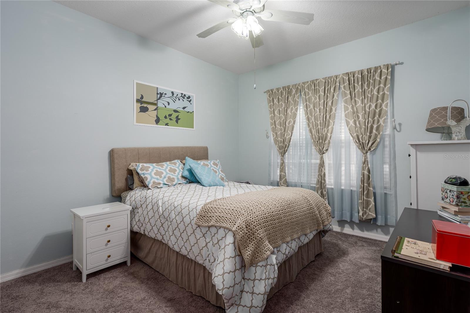 Image 13 of 31 For 6936 Surrey Oak Drive