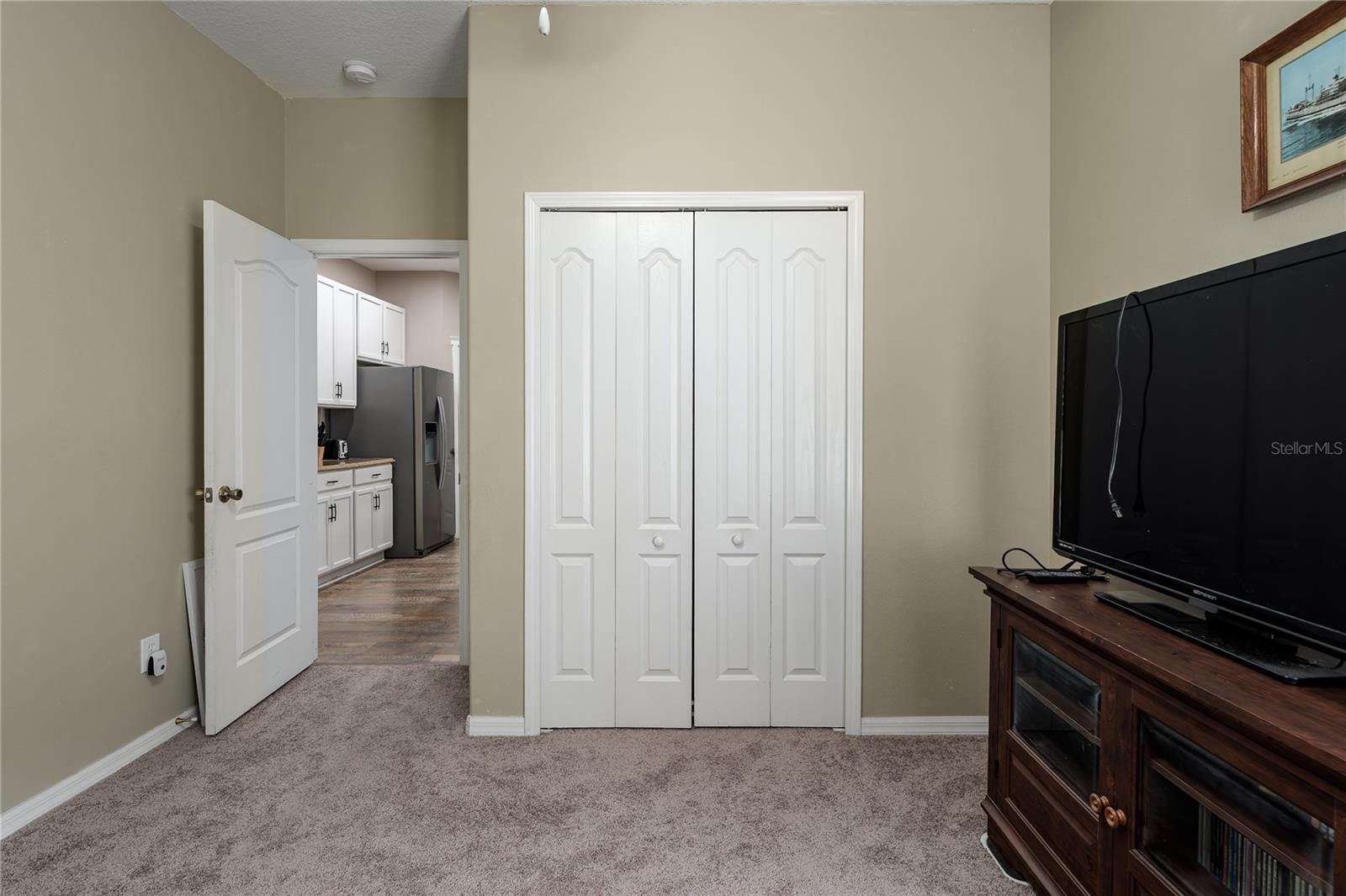 Image 15 of 31 For 6936 Surrey Oak Drive