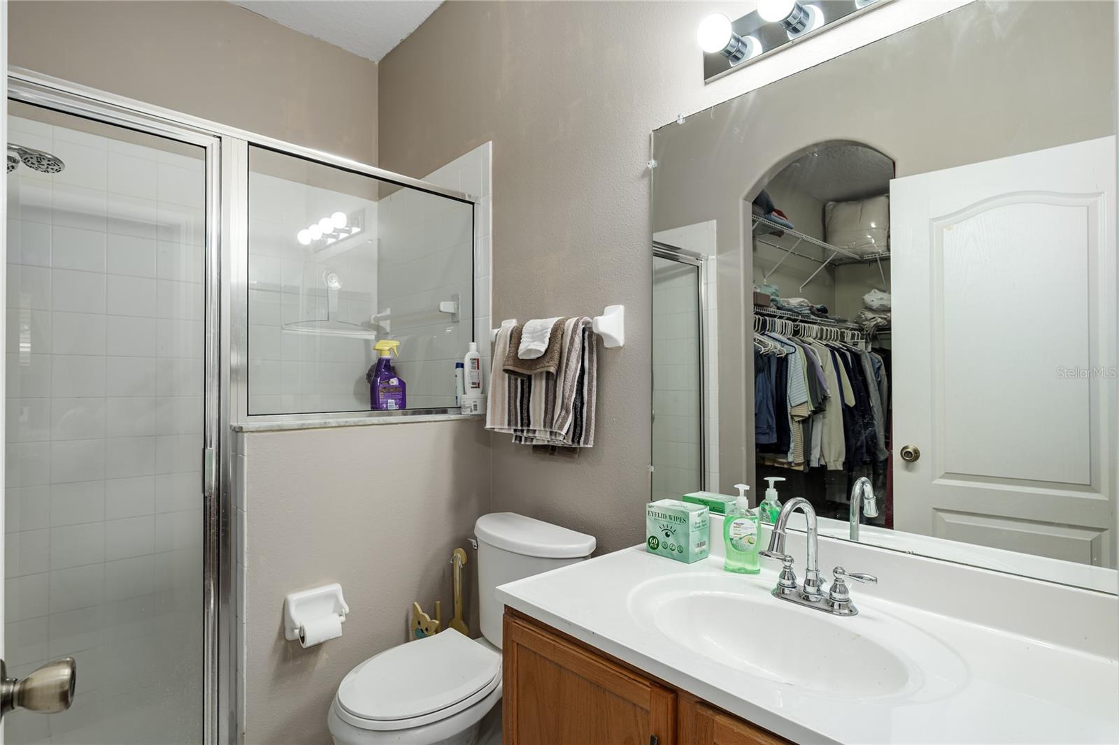 Image 19 of 31 For 6936 Surrey Oak Drive
