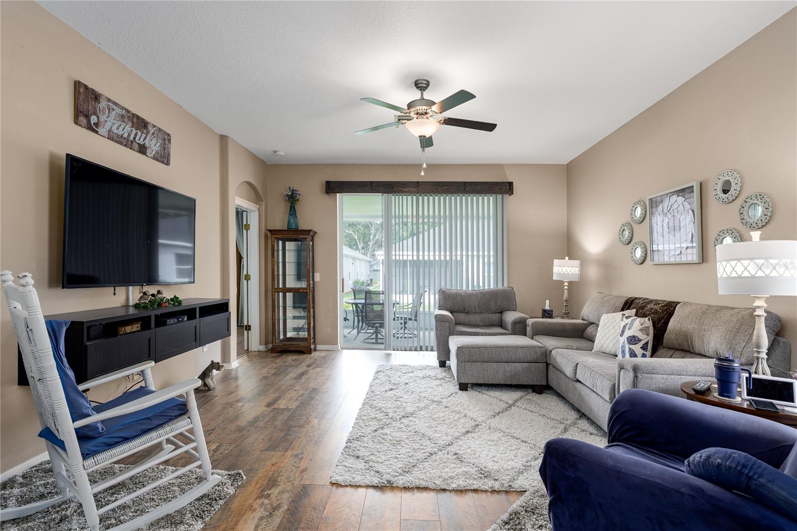 Image 6 of 31 For 6936 Surrey Oak Drive