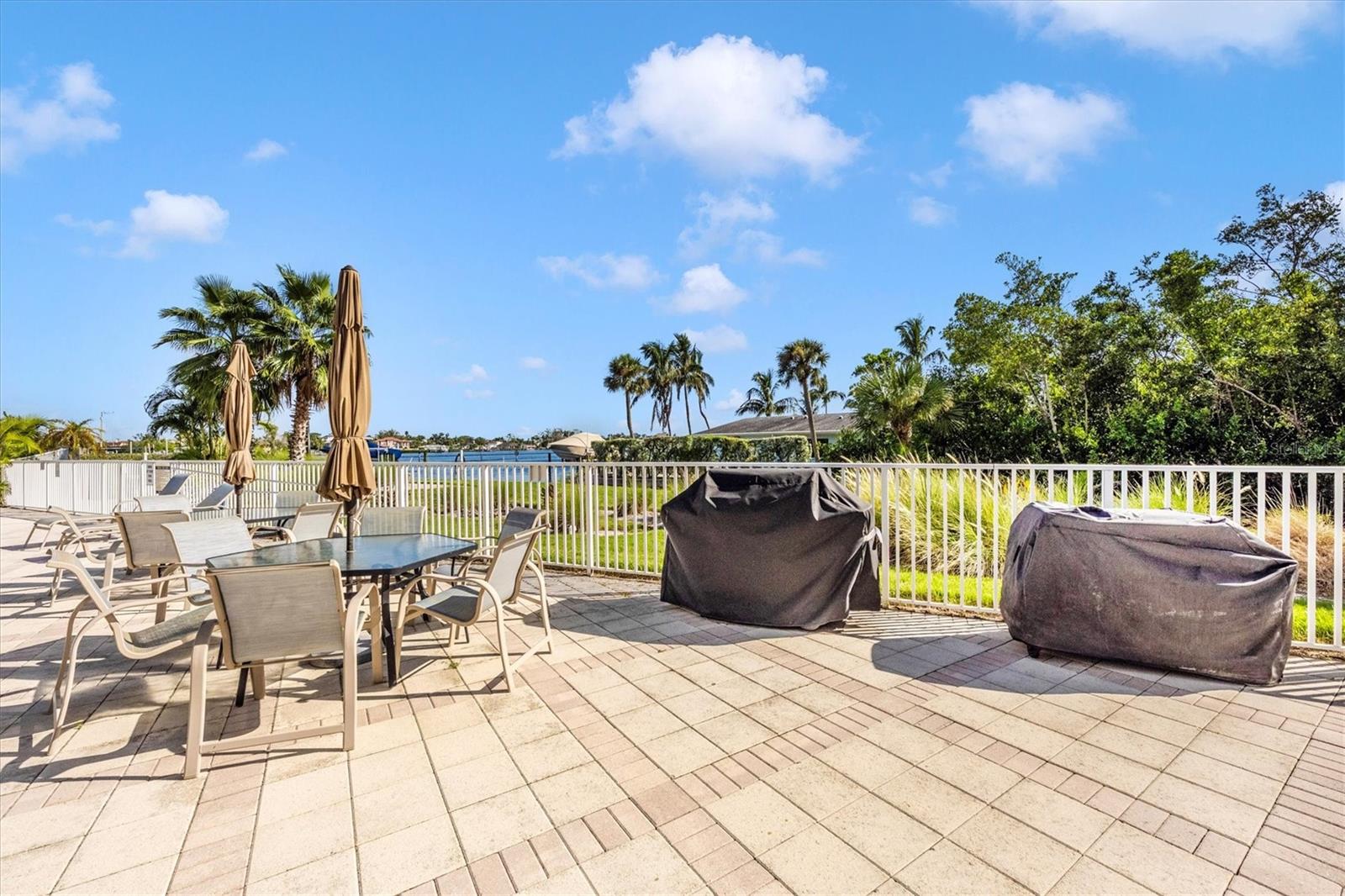 Image 50 of 62 For 516 Tamiami Trail S 404