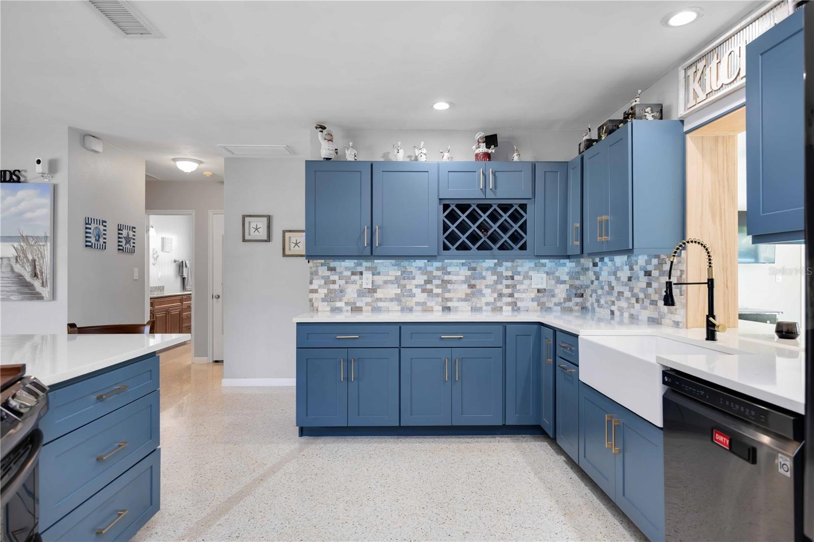 Image 17 of 67 For 5307 14th Avenue Drive W