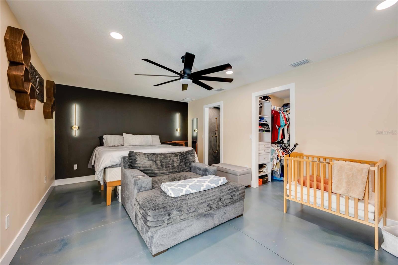 Image 33 of 67 For 5307 14th Avenue Drive W