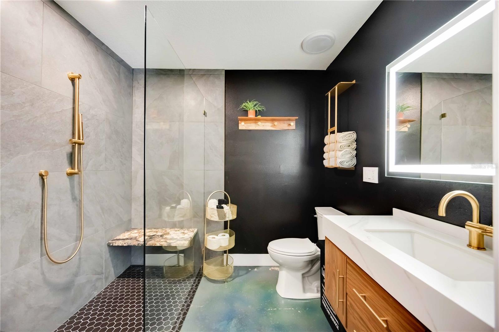 Image 36 of 67 For 5307 14th Avenue Drive W