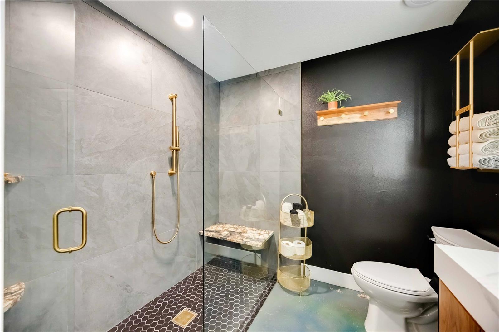 Image 37 of 67 For 5307 14th Avenue Drive W