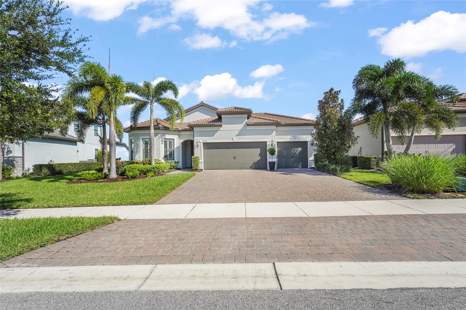 Image 13 of 92 For 7948 Grande Shores Drive