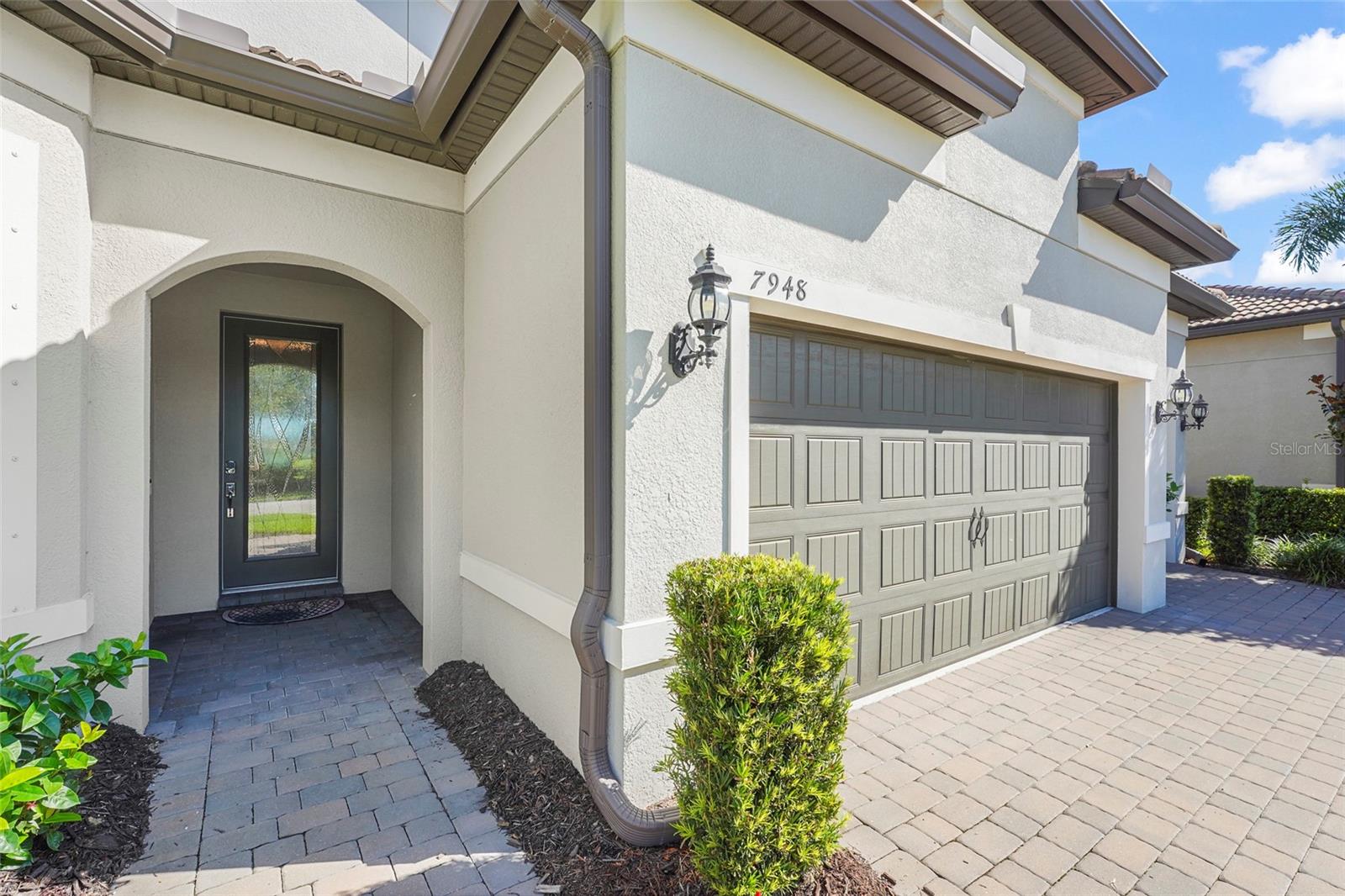 Image 14 of 92 For 7948 Grande Shores Drive