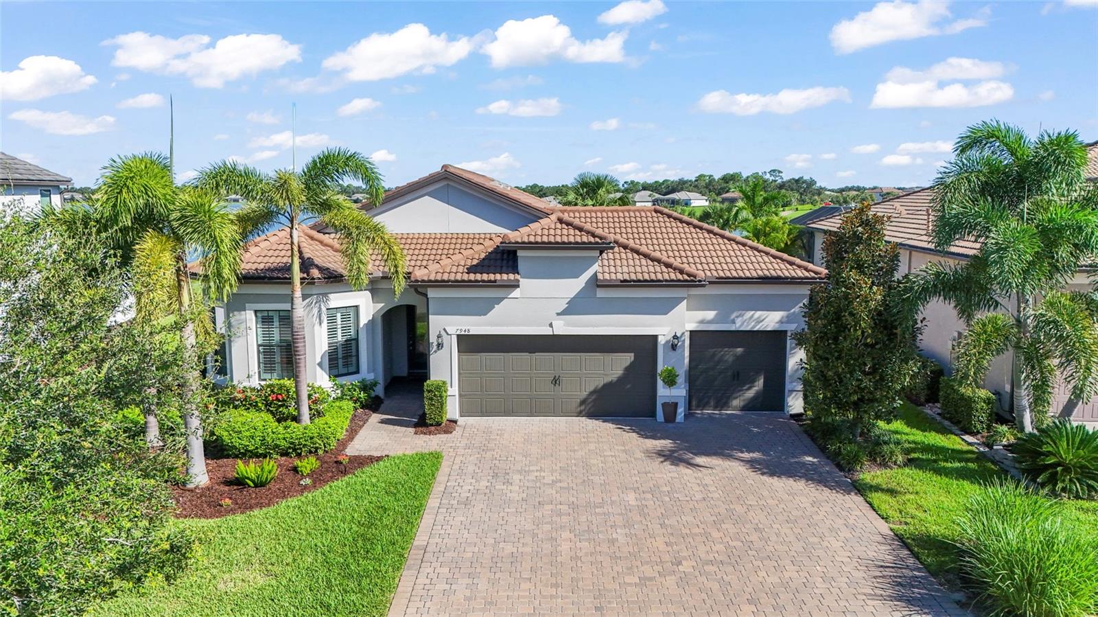 Image 55 of 92 For 7948 Grande Shores Drive