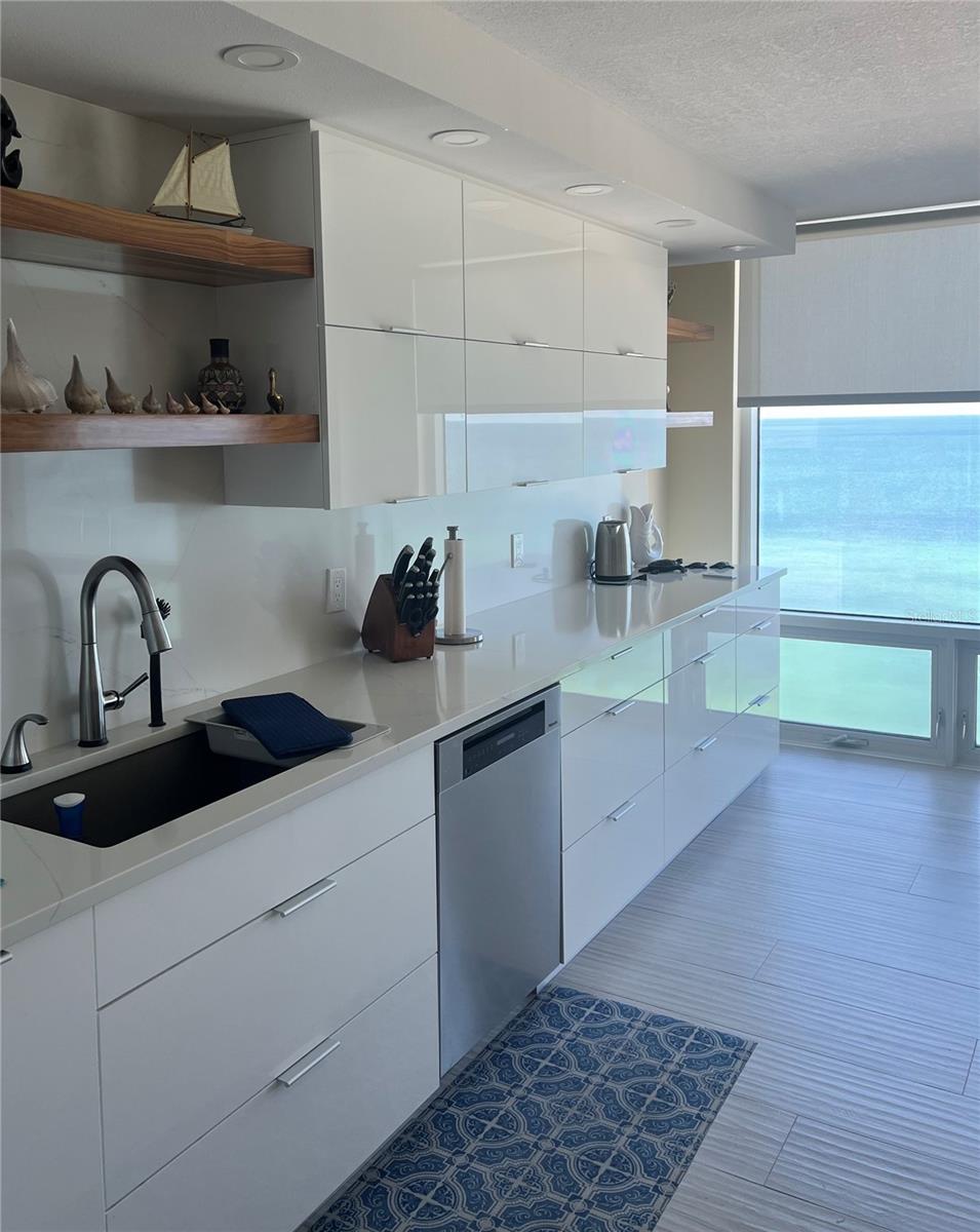 Image 4 of 34 For 2425 Gulf Of Mexico Drive 11f