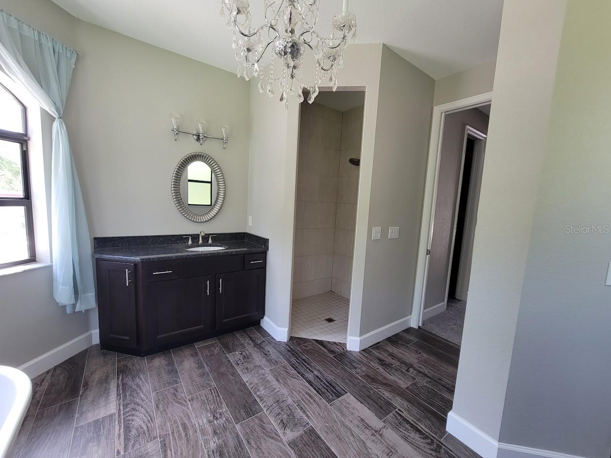 Image 17 of 35 For 8570 Tropicaire Boulevard