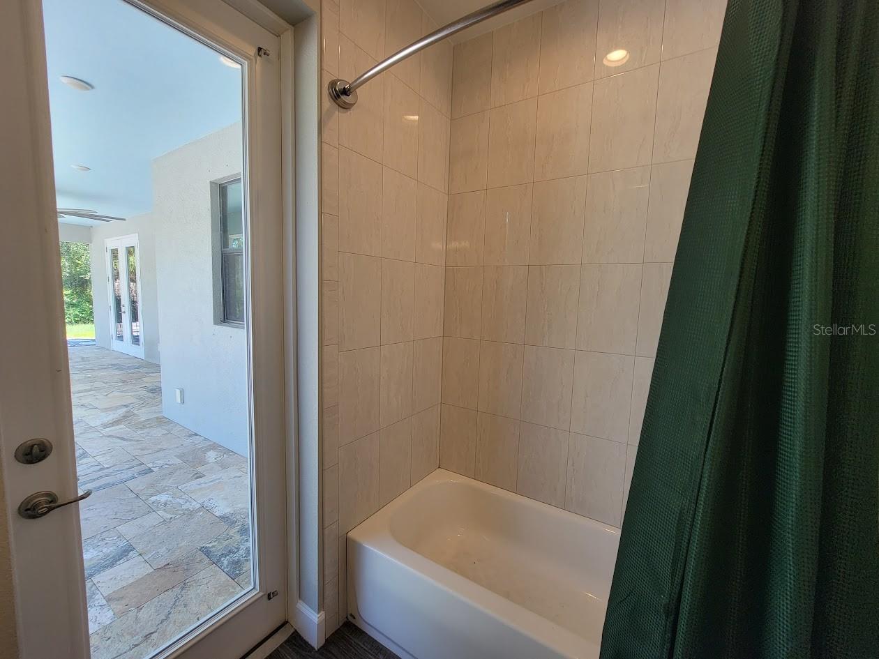 Image 27 of 35 For 8570 Tropicaire Boulevard