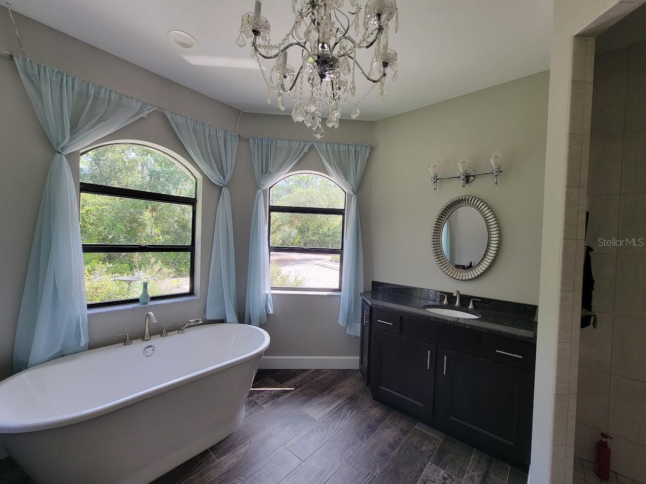 Image 5 of 35 For 8570 Tropicaire Boulevard