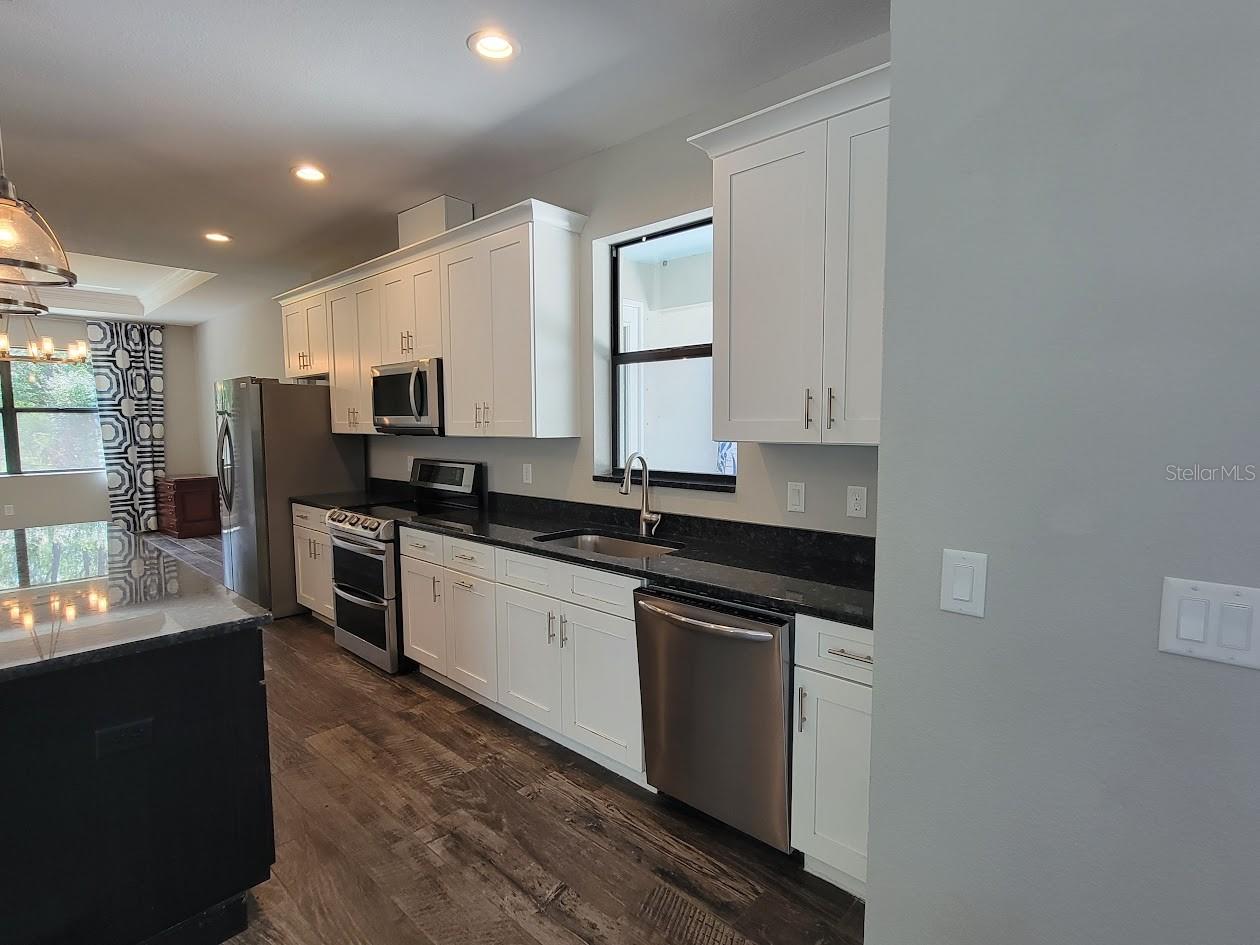 Image 6 of 35 For 8570 Tropicaire Boulevard