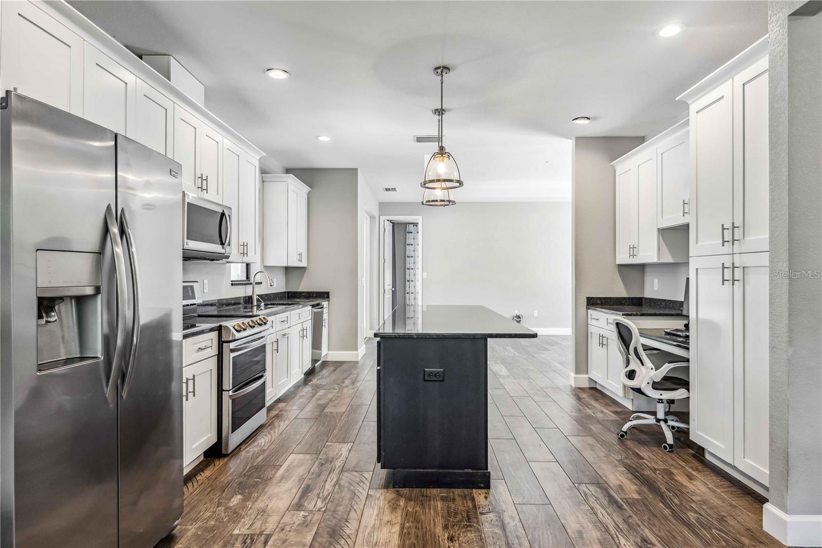 Image 7 of 35 For 8570 Tropicaire Boulevard