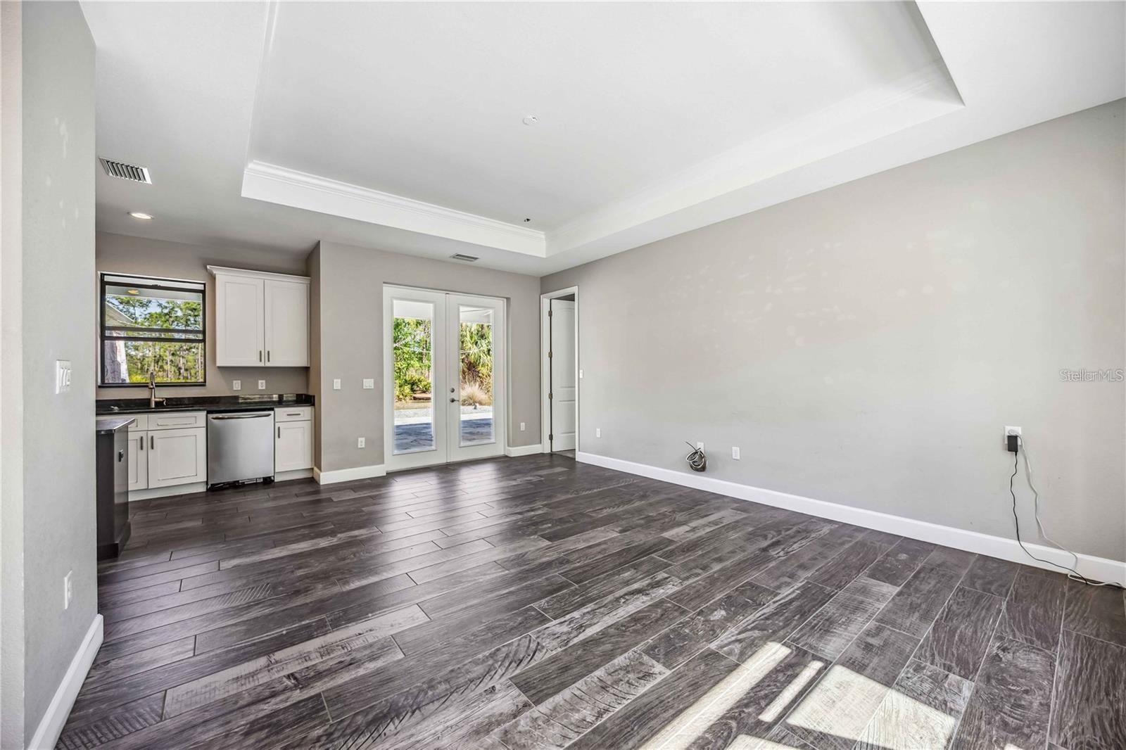Image 9 of 35 For 8570 Tropicaire Boulevard
