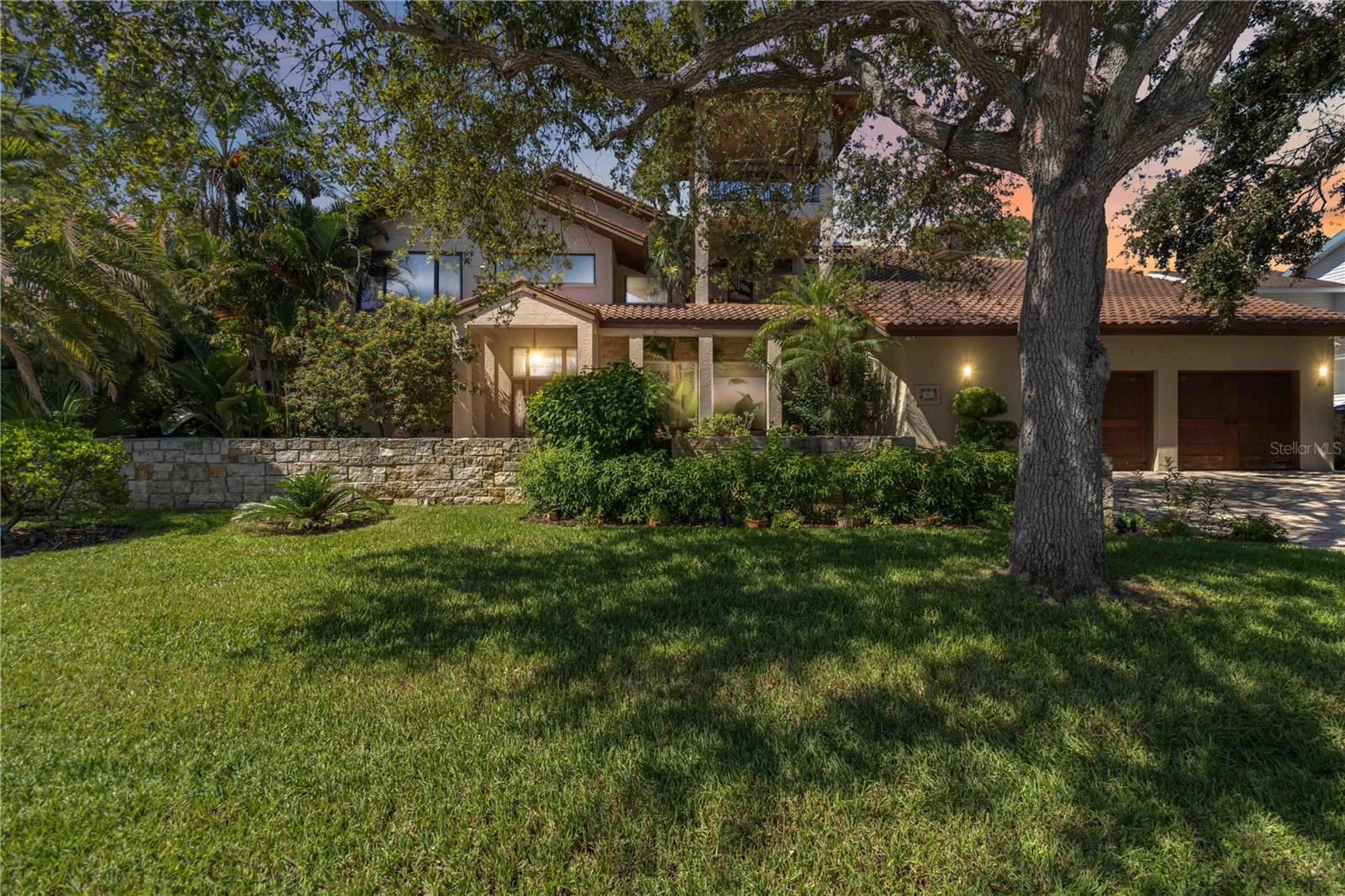 Image 3 of 96 For 3807 Bayside Drive