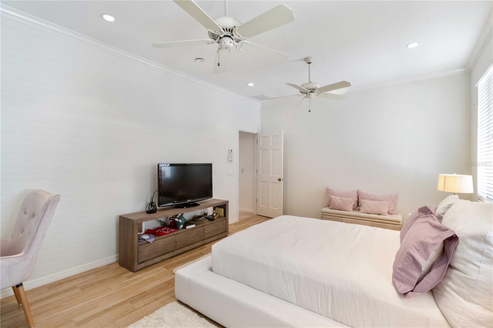 Image 45 of 96 For 3807 Bayside Drive