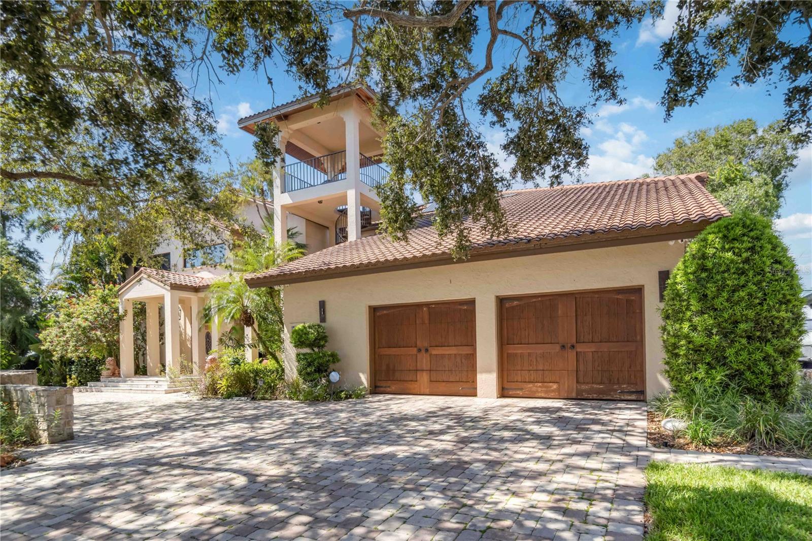 Image 5 of 96 For 3807 Bayside Drive