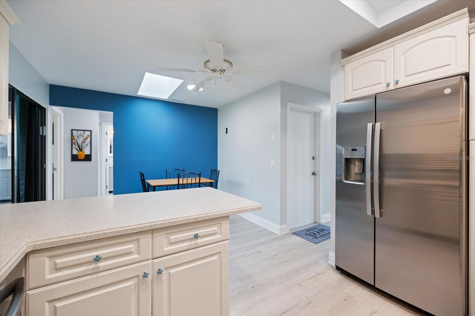 Image 12 of 53 For 22285 Columbus Avenue