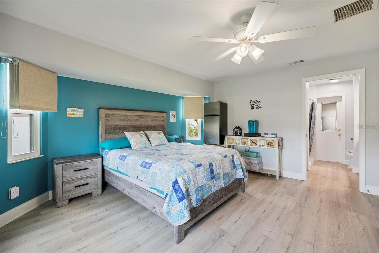 Image 17 of 53 For 22285 Columbus Avenue