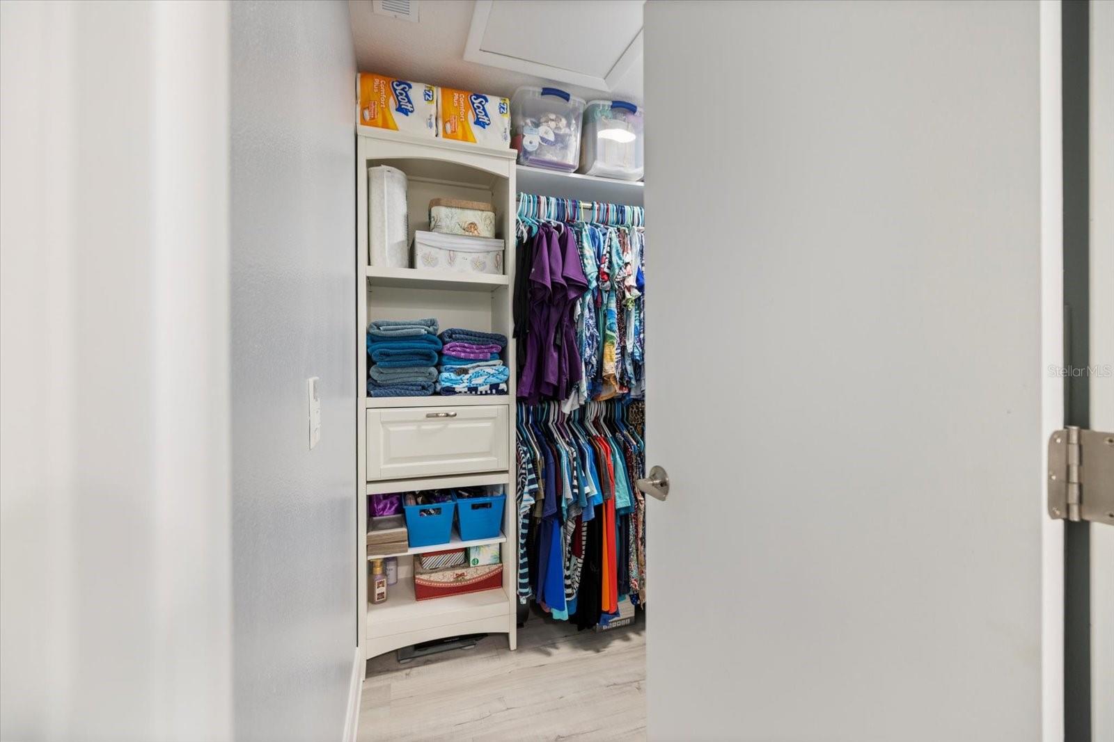 Image 19 of 53 For 22285 Columbus Avenue