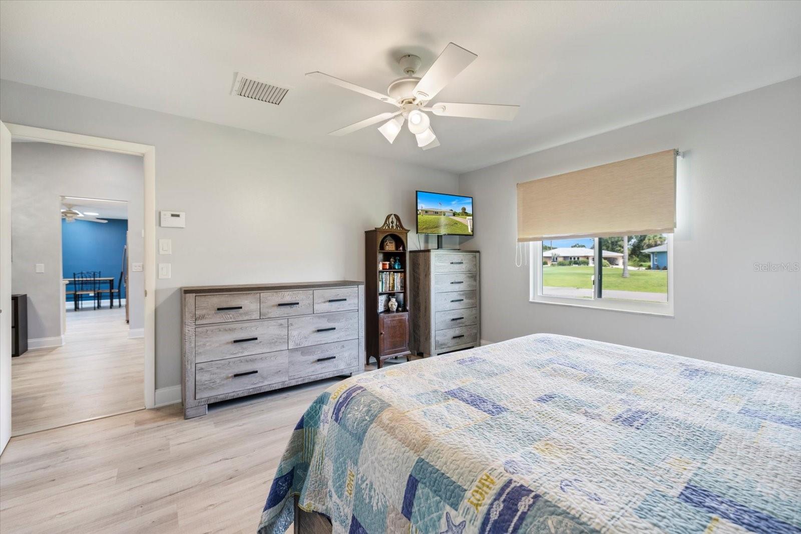 Image 22 of 53 For 22285 Columbus Avenue