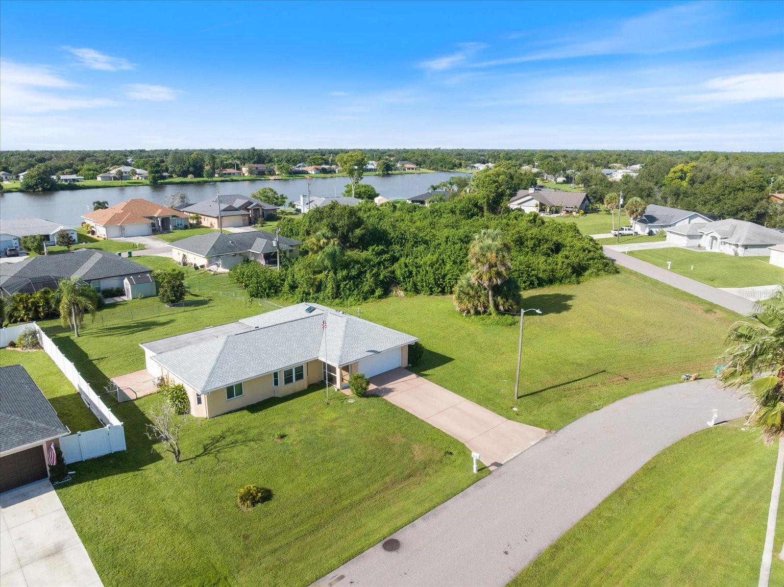 Image 24 of 53 For 22285 Columbus Avenue