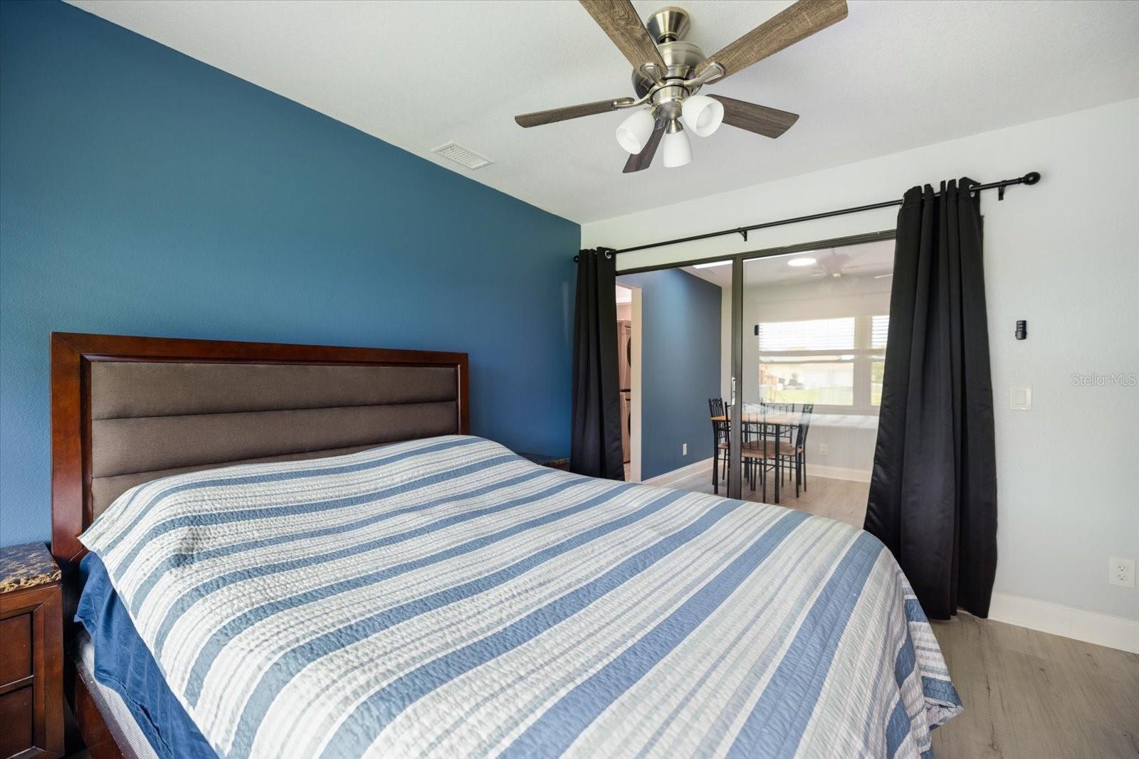 Image 27 of 53 For 22285 Columbus Avenue