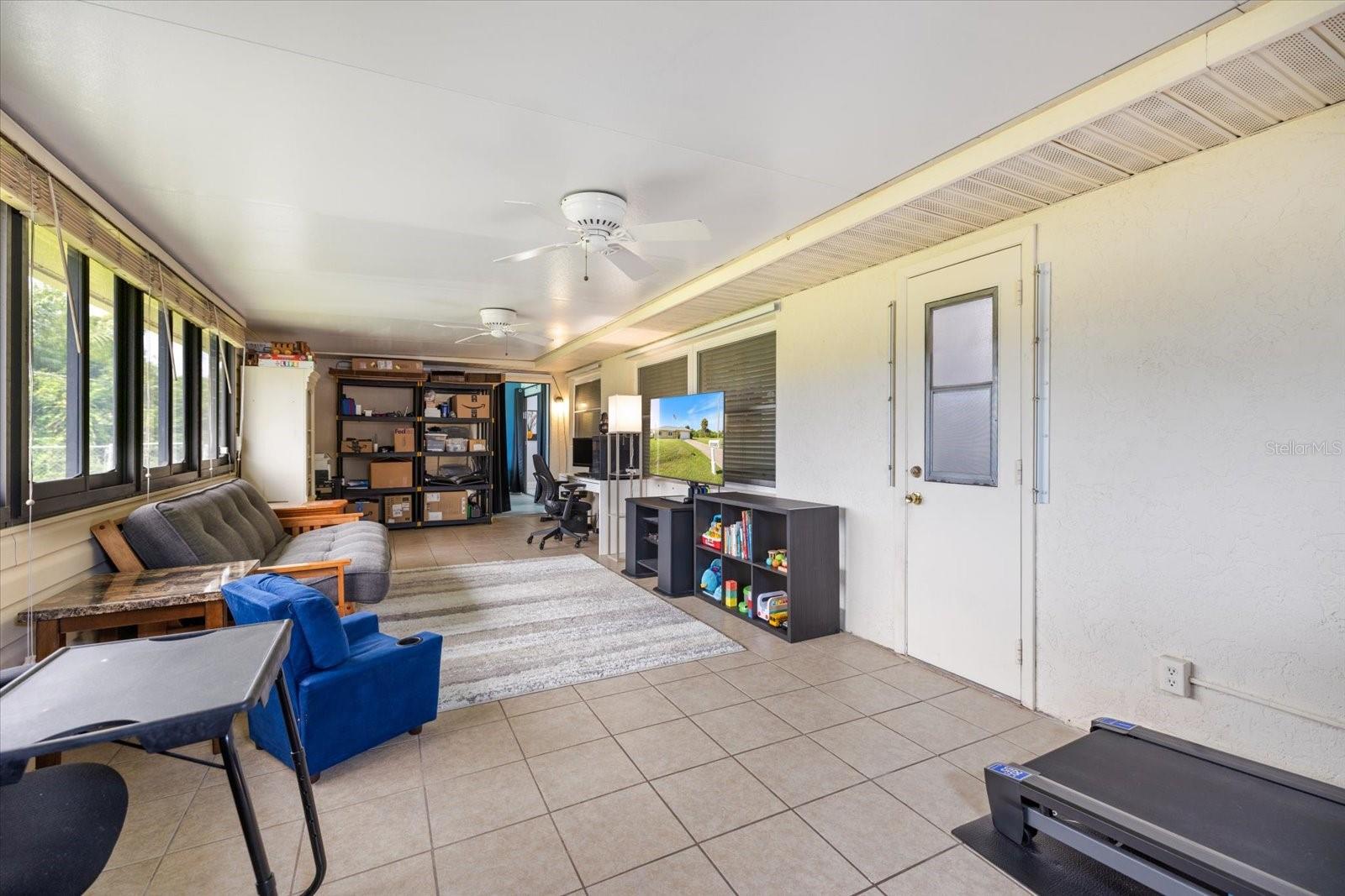 Image 36 of 53 For 22285 Columbus Avenue