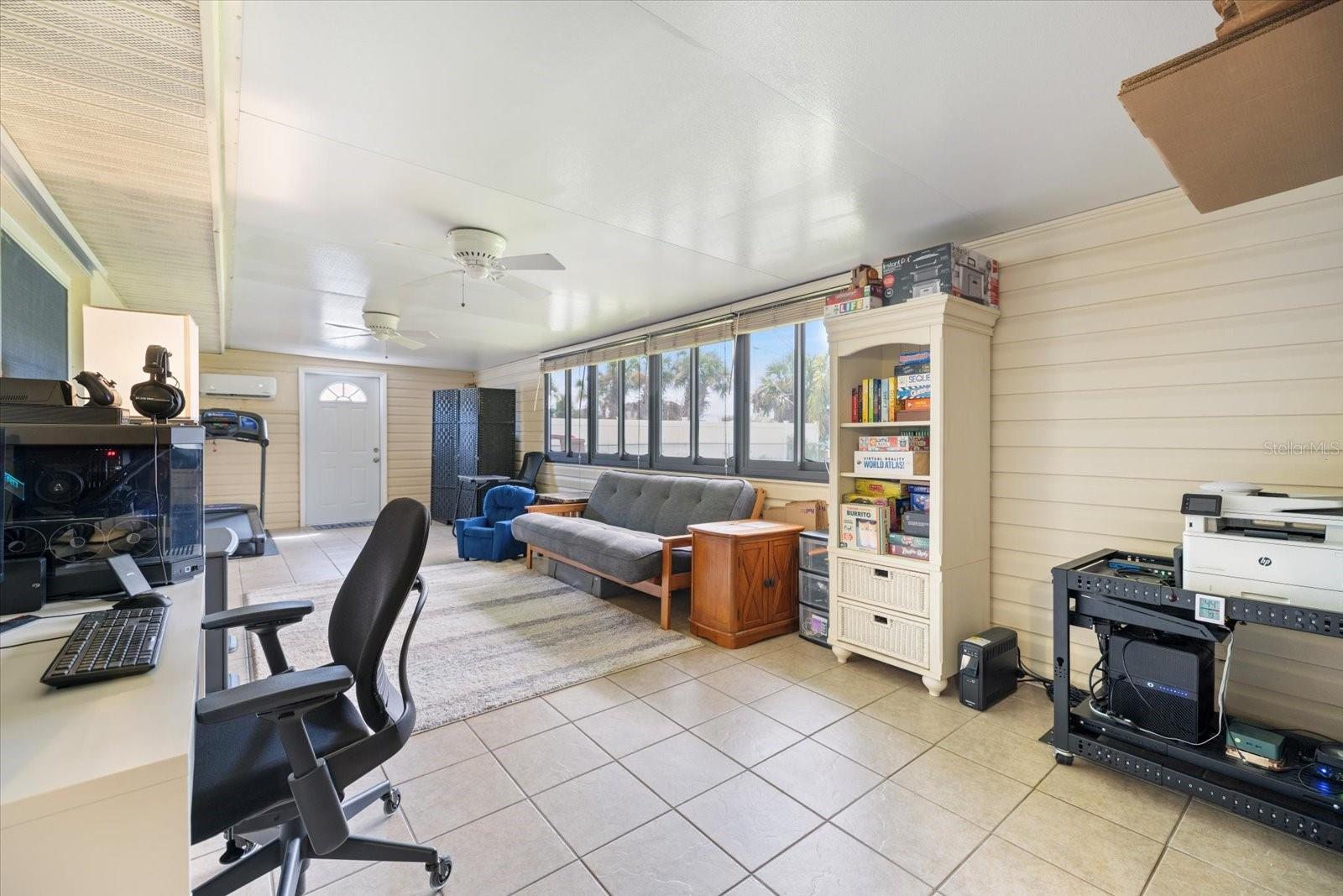 Image 37 of 53 For 22285 Columbus Avenue