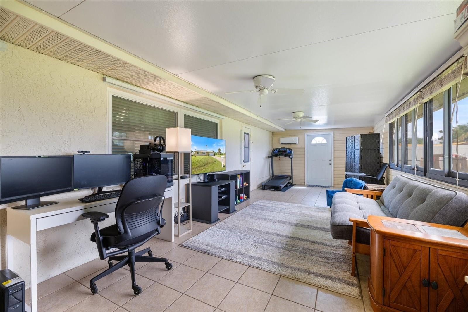 Image 38 of 53 For 22285 Columbus Avenue