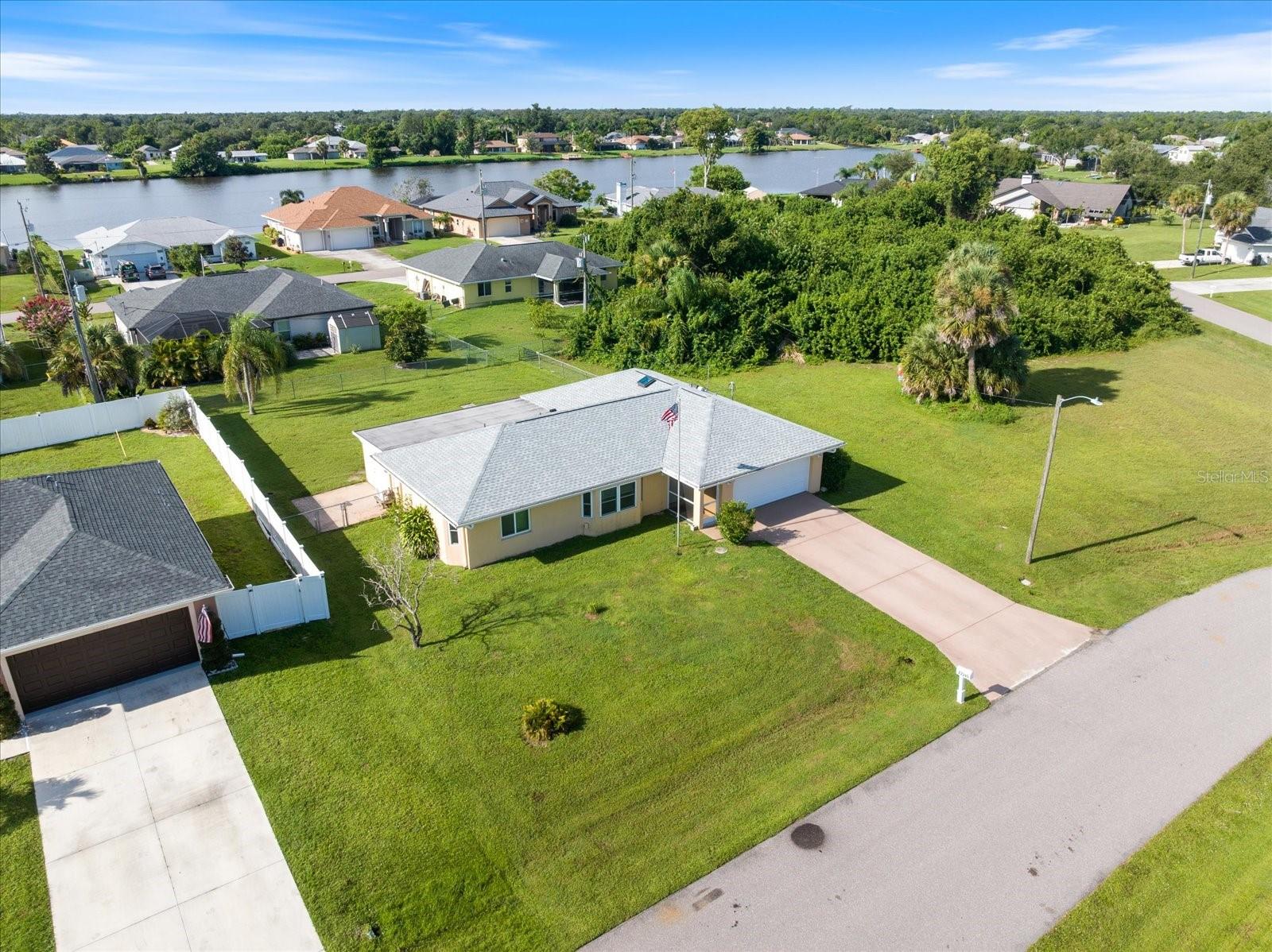 Image 42 of 53 For 22285 Columbus Avenue