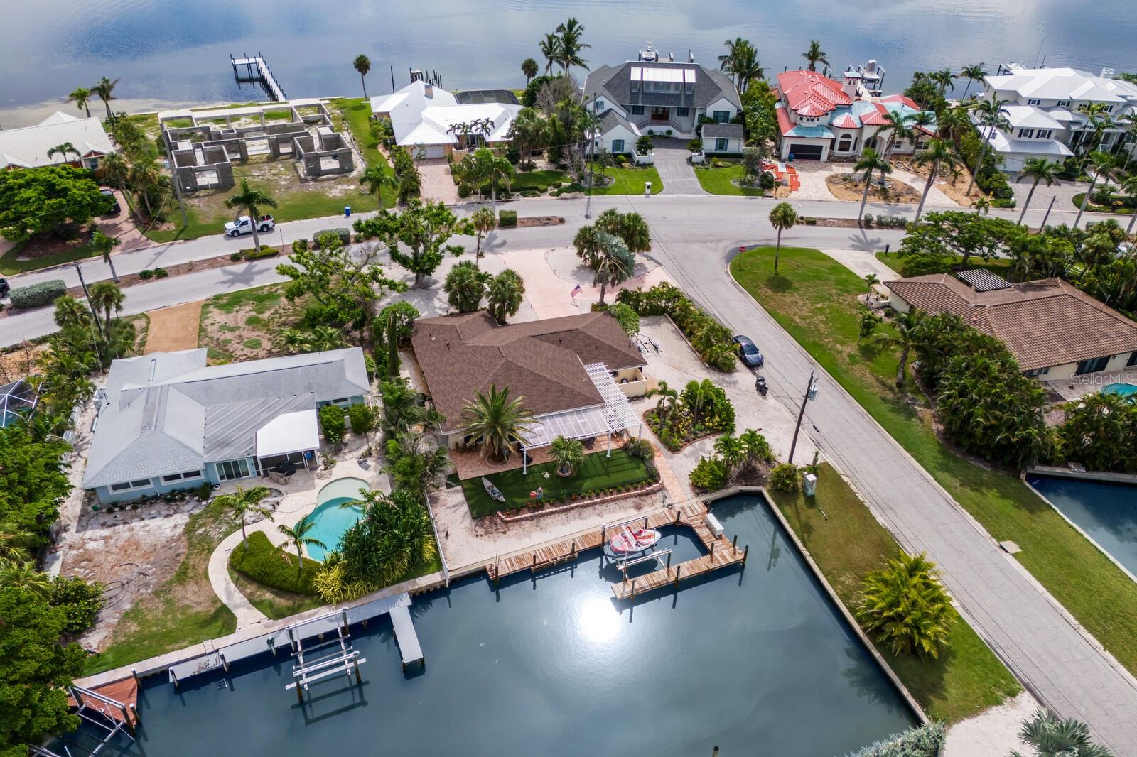 Details for 646 Key Royale Dr, HOLMES BEACH, FL 34217