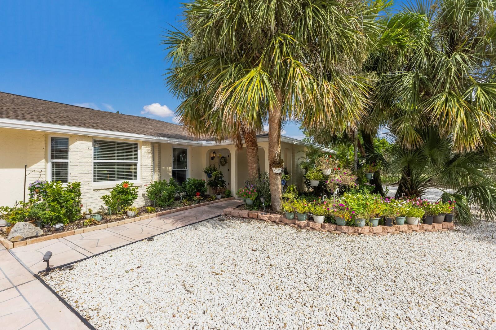 Image 37 of 61 For 646 Key Royale Dr