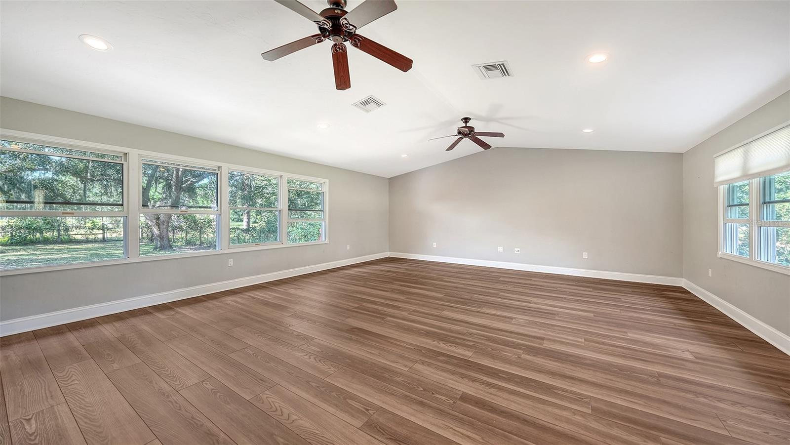 Image 15 of 45 For 7910 Kennedy Lane