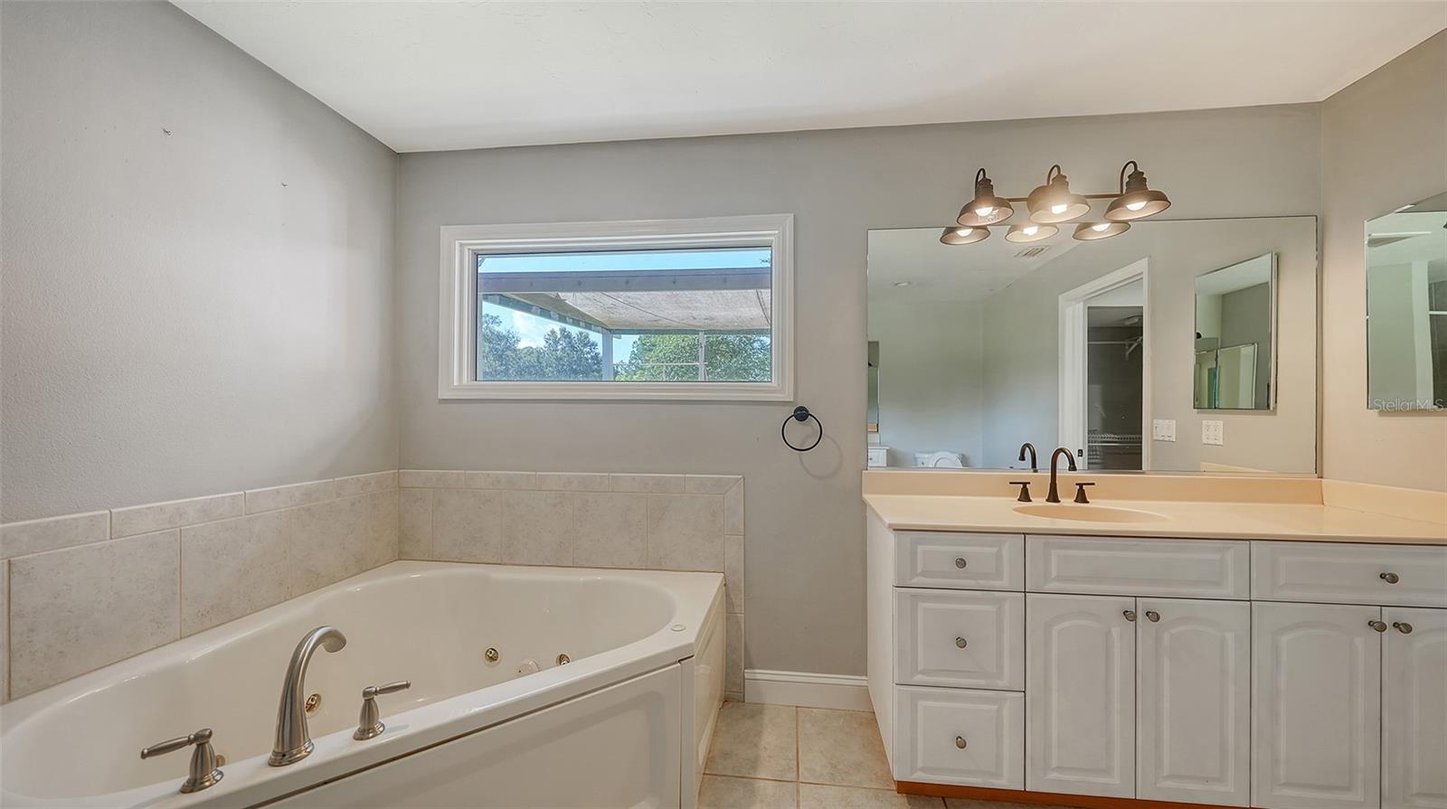 Image 26 of 45 For 7910 Kennedy Lane