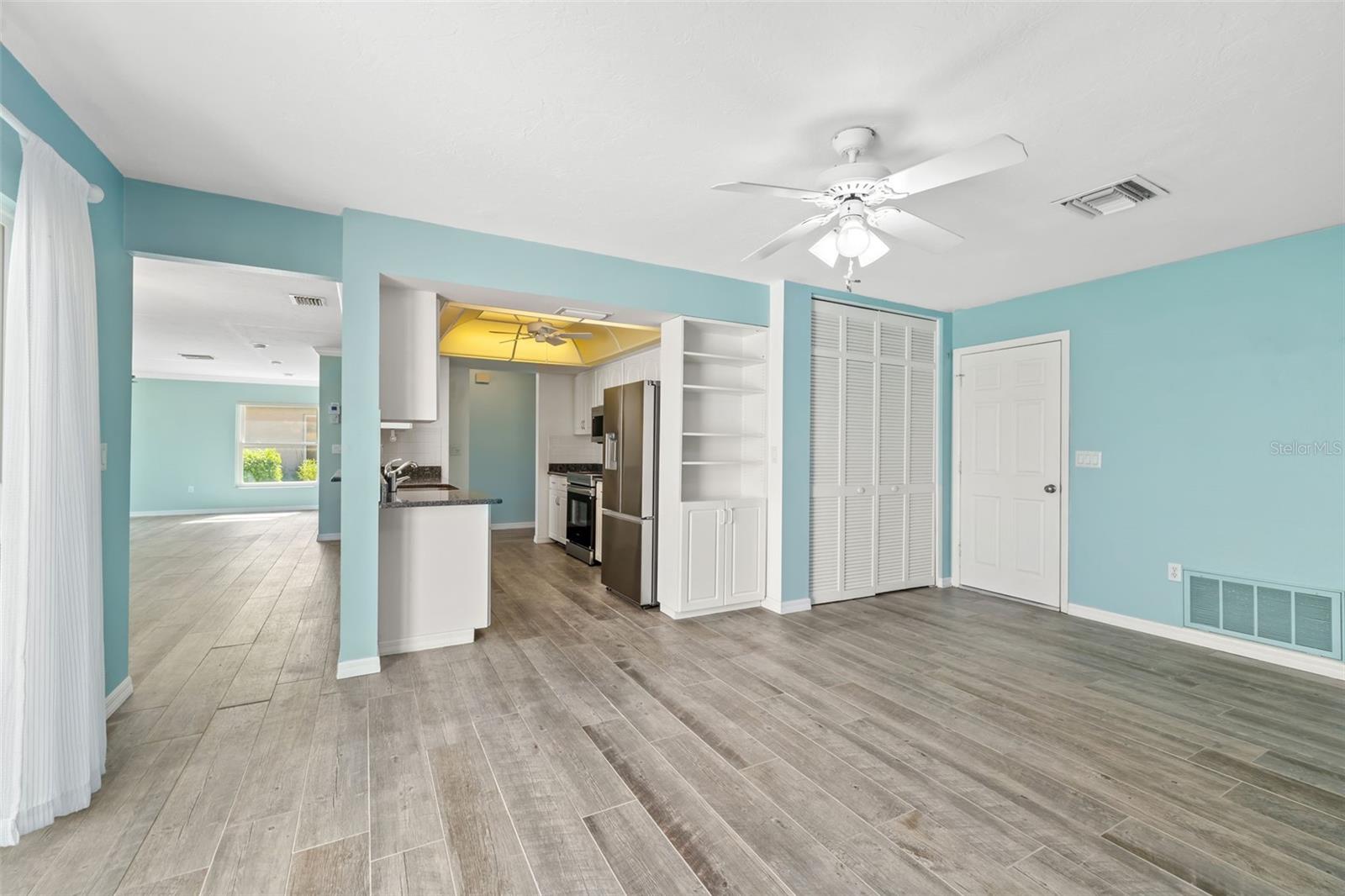 Image 11 of 37 For 6502 13th Avenue Drive W 6502