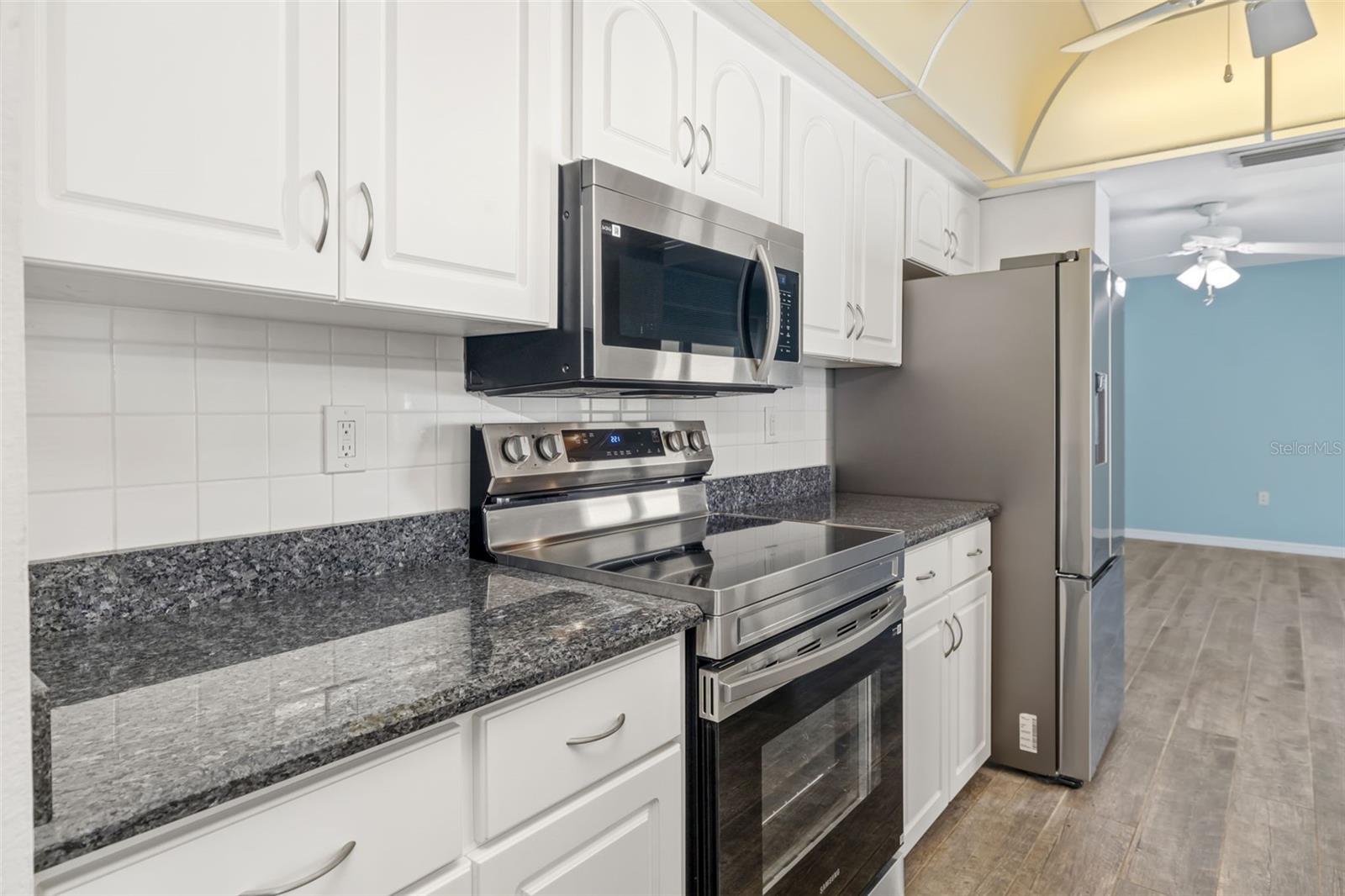 Image 14 of 37 For 6502 13th Avenue Drive W 6502