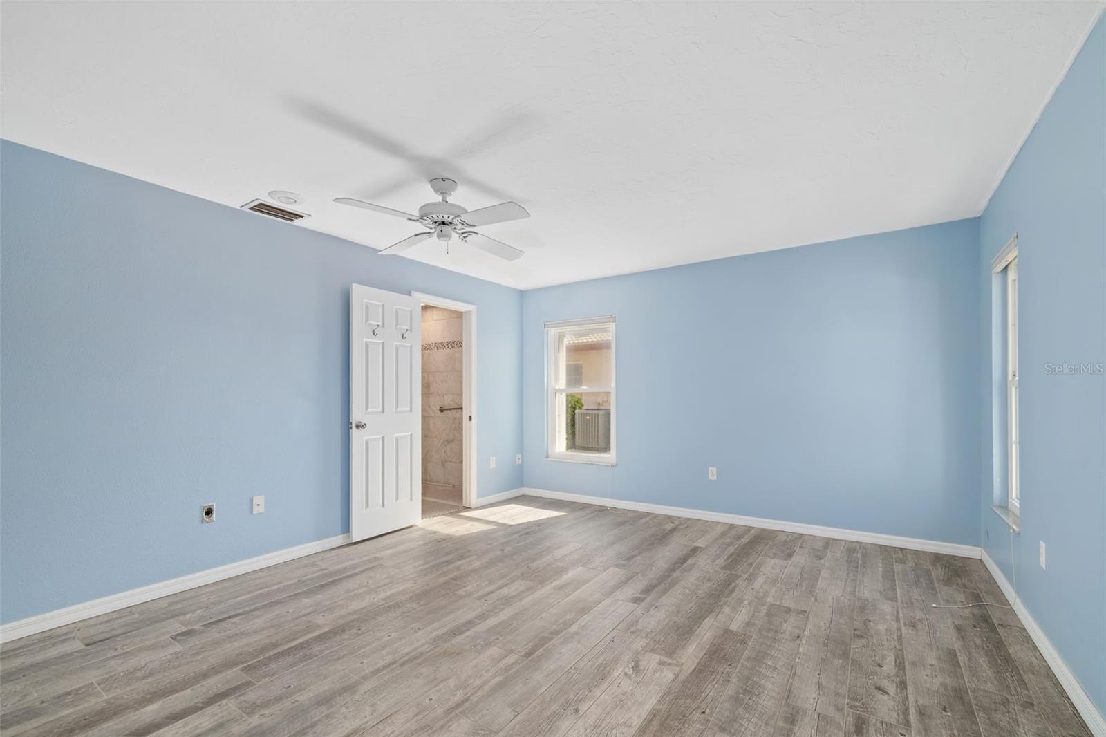 Image 17 of 37 For 6502 13th Avenue Drive W 6502